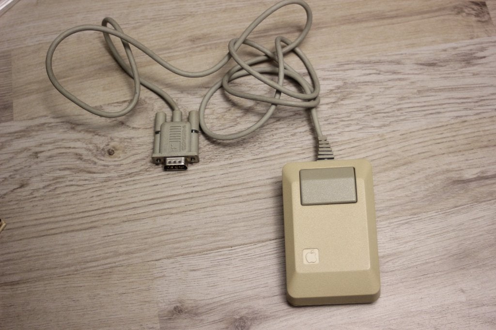 Apple Muis M0100 voor de eerste Macintosh serie, Computers en Software, Verzenden, Apple