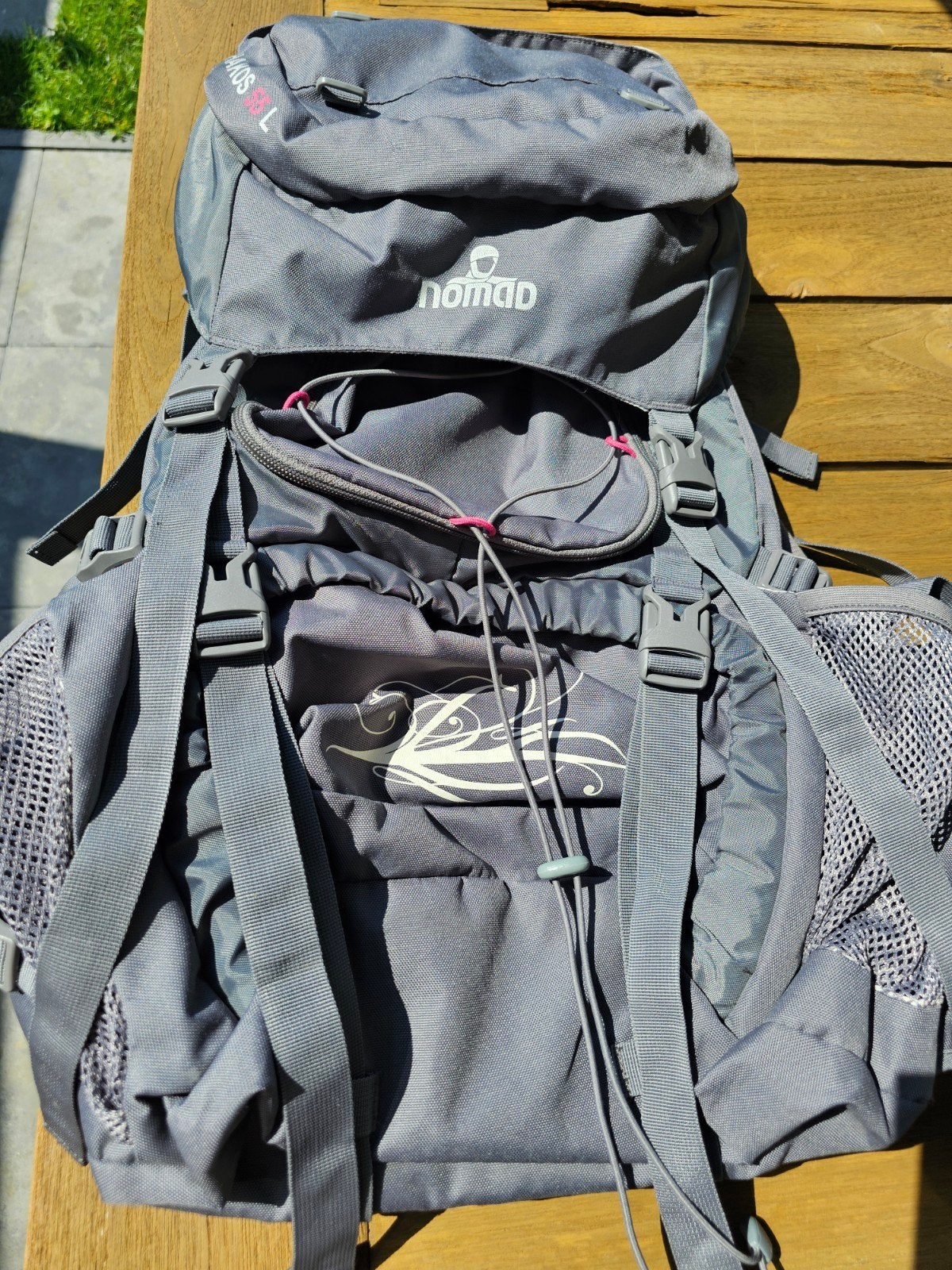 Nomad backpack 55 liter - Zo goed als nieuw, Nomad, Ophalen of Verzenden, Zo goed als nieuw, Trekking