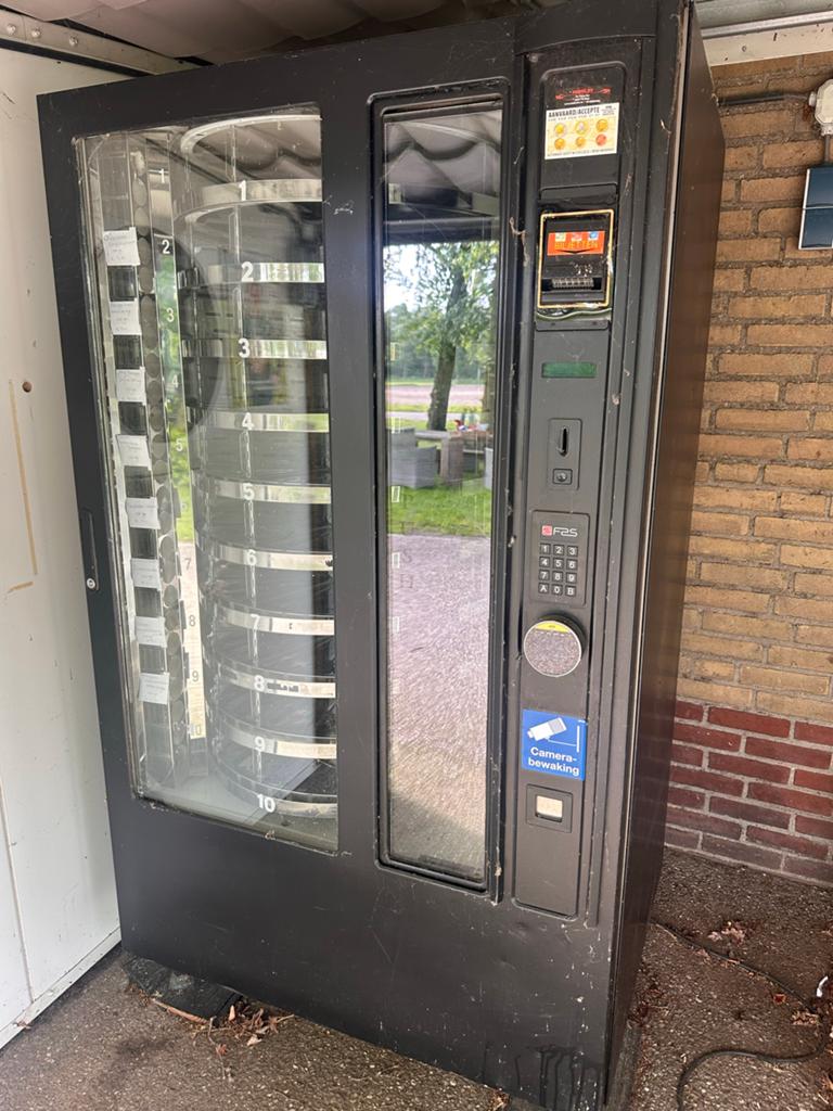 F2S Vendingmachine (verkoopautomaat) met betaalsysteem, Ophalen, Gebruikt