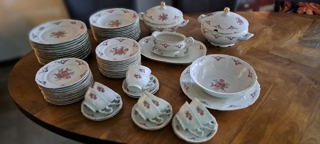 Uitgebreid Servies met Bloemmotief, Huis en Inrichting, Keuken | Servies, Ophalen, Zo goed als nieuw, Porselein, Overige stijlen