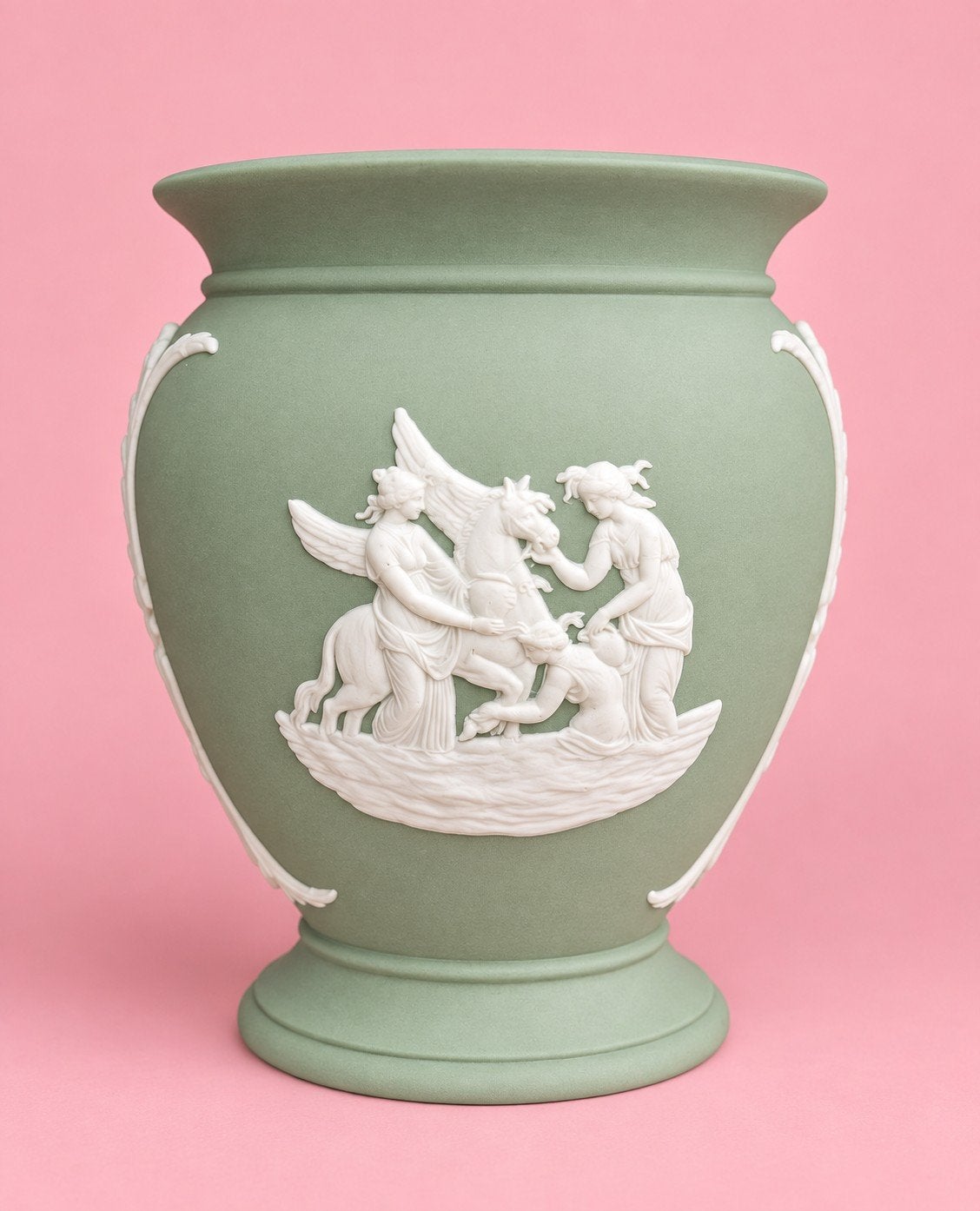 prachtig klein vaasje van Wedgwood perfecte staat sage green, Ophalen of Verzenden