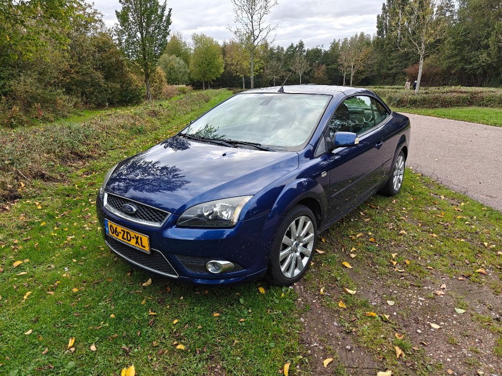 Ford Focus CC 2.0 Titanium 2008 Blauw - Dealer onderhouden, Auto's, Zwart, 4 cilinders, Cabriolet, 75 €/maand