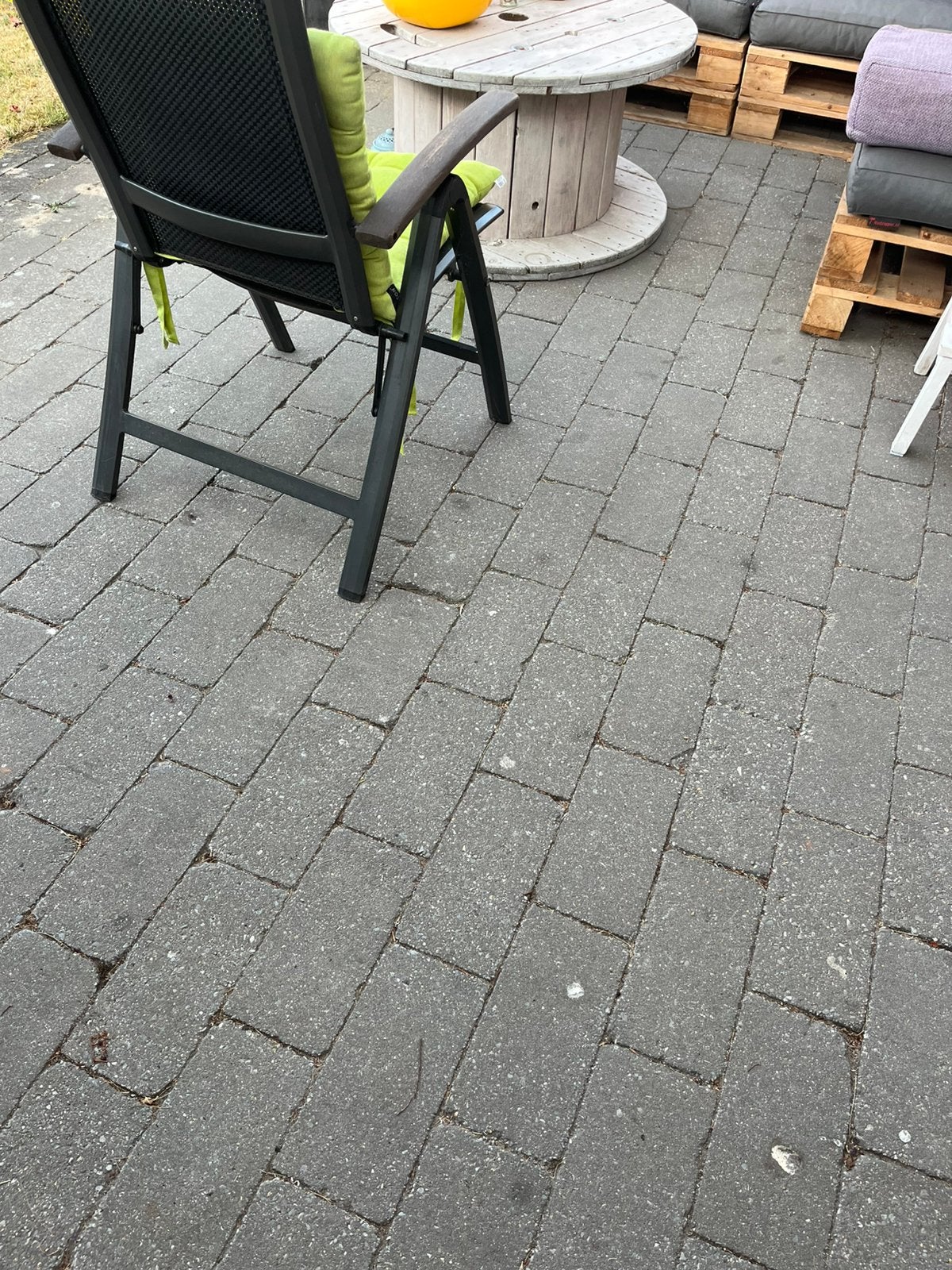 Gratis ophalen; 30 m2 grijze tegels, Tuin en Terras, Tegels en Klinkers, Ophalen, Gebruikt, 10 m² of meer, Beton