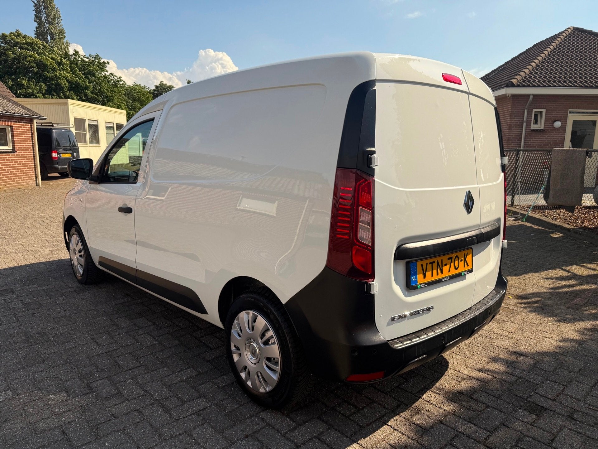 Renault Express 1.5 dCi 75 Comfort navi cameria airco cruise, Auto's, Bestelauto's, Voorwielaandrijving, Gebruikt, Euro 6, 4 cilinders