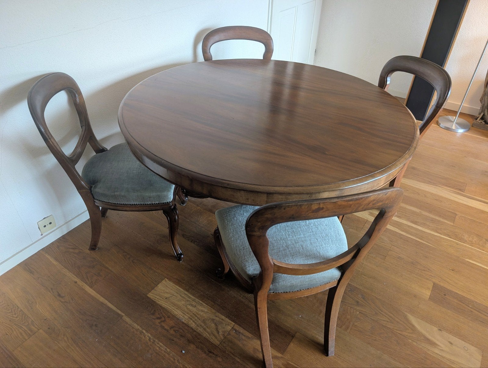Klassieke ronde eettafel met 4 bijpassende stoelen, Ophalen, Gebruikt, Rond, Biedermeier