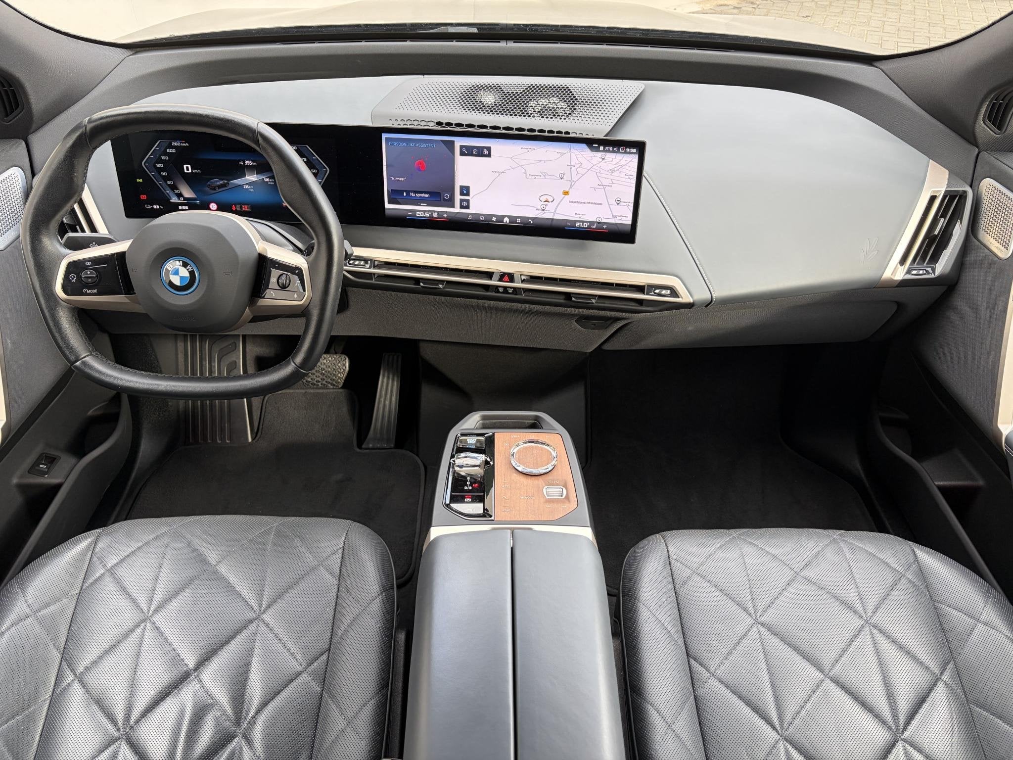 BMW iX M60 Excellence 112 kWh / SOH 94% / 1e eigenaars auto, Auto's, Automaat, Dealer onderhouden, Gebruikt, Leder
