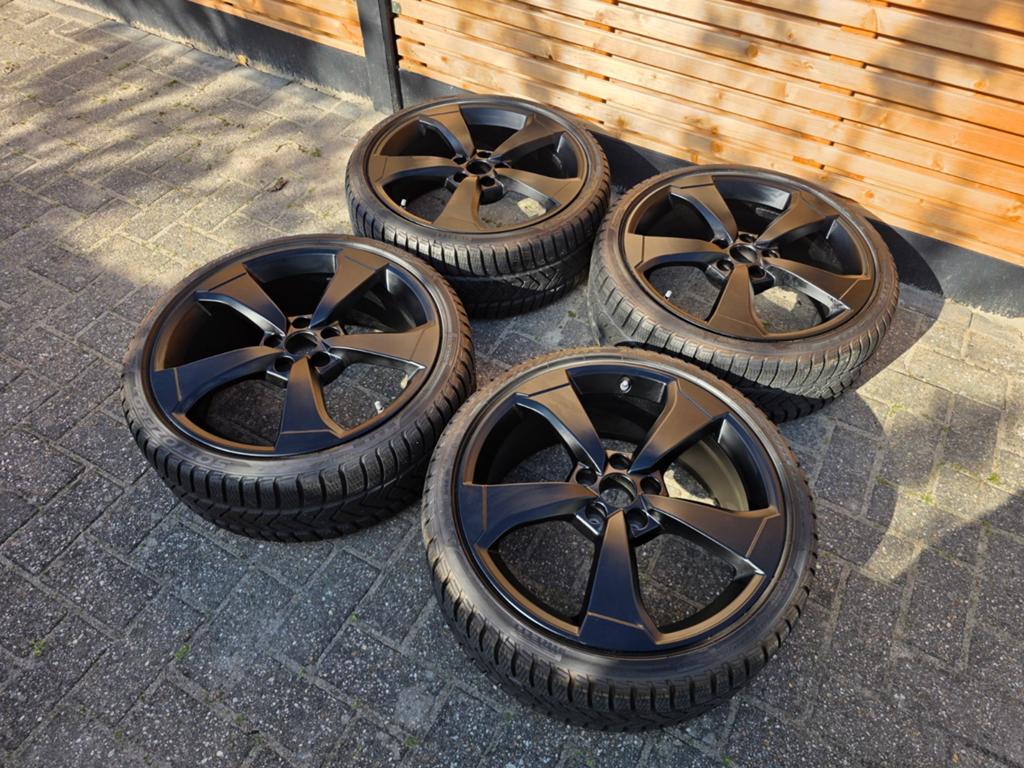 Originele Audi RS3 velgen + banden, Auto-onderdelen, Banden en Velgen, Ophalen of Verzenden, 19 inch, Winterbanden, Banden en Velgen