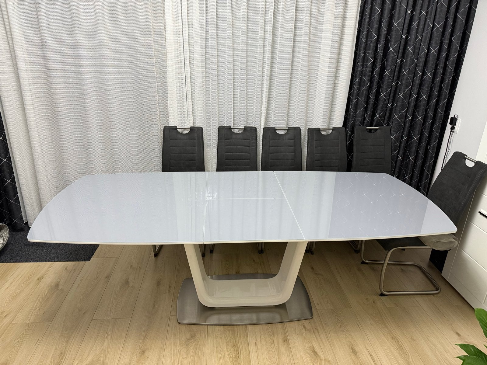 Uitschuifbare eettafel met glazen blad POCO, Ophalen, 200 cm of meer, 50 tot 100 cm, Vier personen