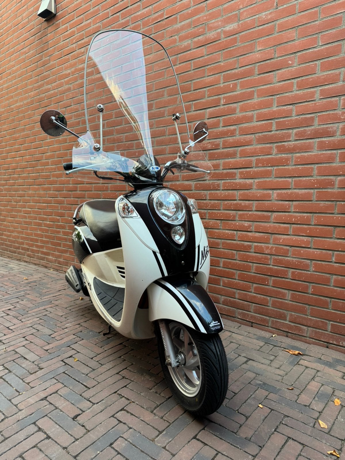 Sym mio 50  snorfiets, Fietsen en Brommers, Scooters | SYM, Ophalen, Zo goed als nieuw, Benzine, Mio