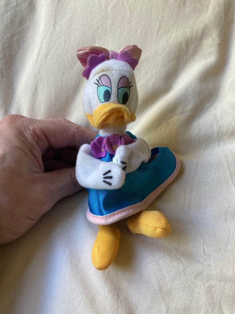 Katrien Duck stoffen popje Disneyland Parijs McDonalds 2000, Verzamelen, Ophalen of Verzenden, Donald Duck, Gebruikt, Beeldje of Figuurtje