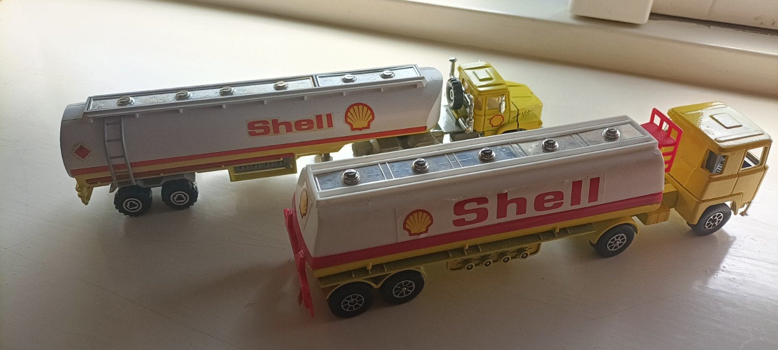 Twee Shell tankwagens, Ophalen of Verzenden, Zo goed als nieuw
