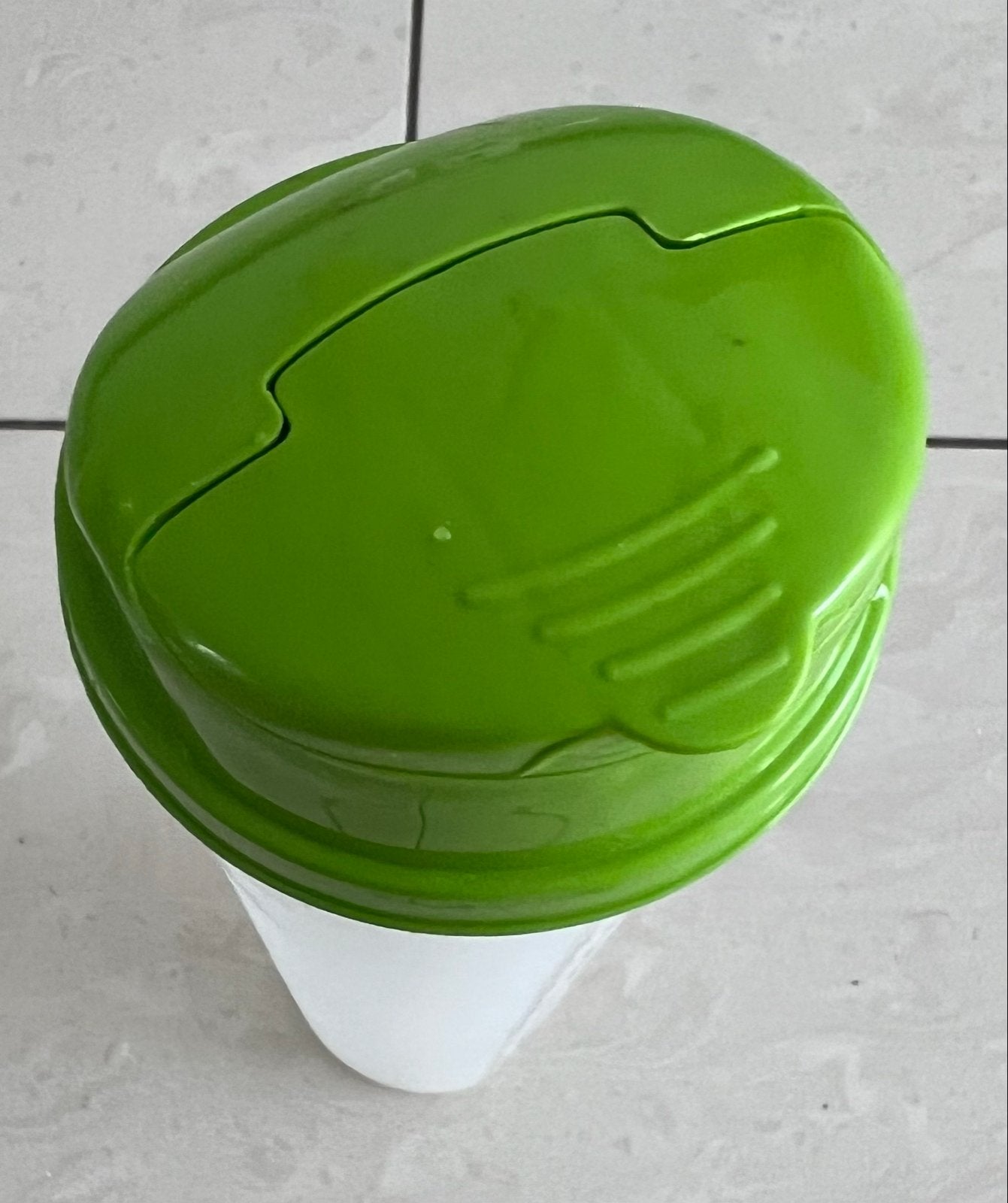 Shakebeker met groene dop, Ophalen of Verzenden, Zo goed als nieuw