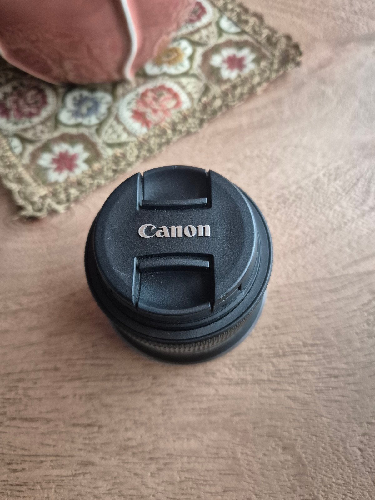 Foto 4 van Canon RF-S 15-45mm f/3.5-6.3 IS STM lens - Zo goed als nieu