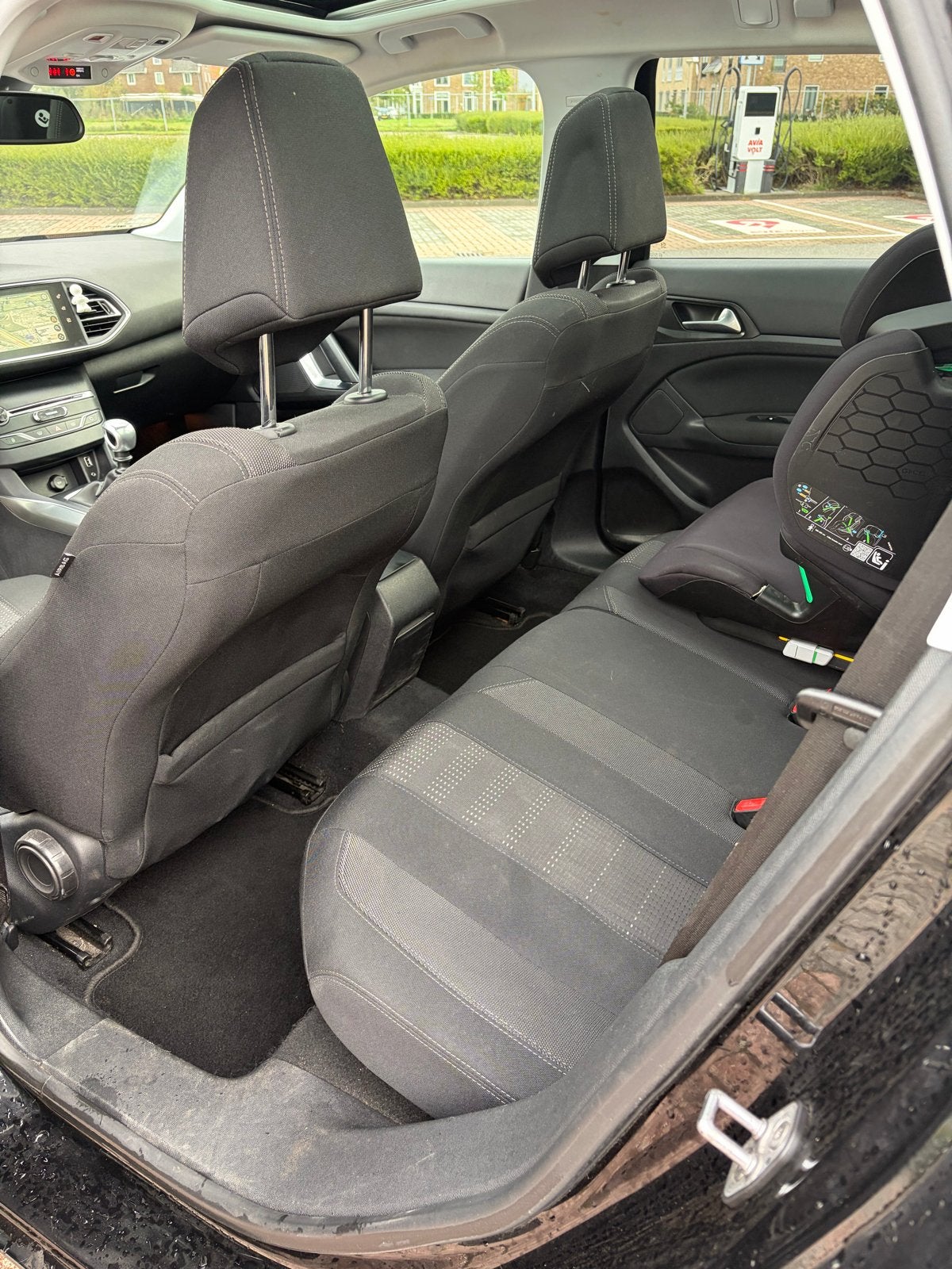 Foto 18 van Peugeot 308 1.2 E-thp 130pk 2015 Zwart LEKT KOELVLOEISTOF