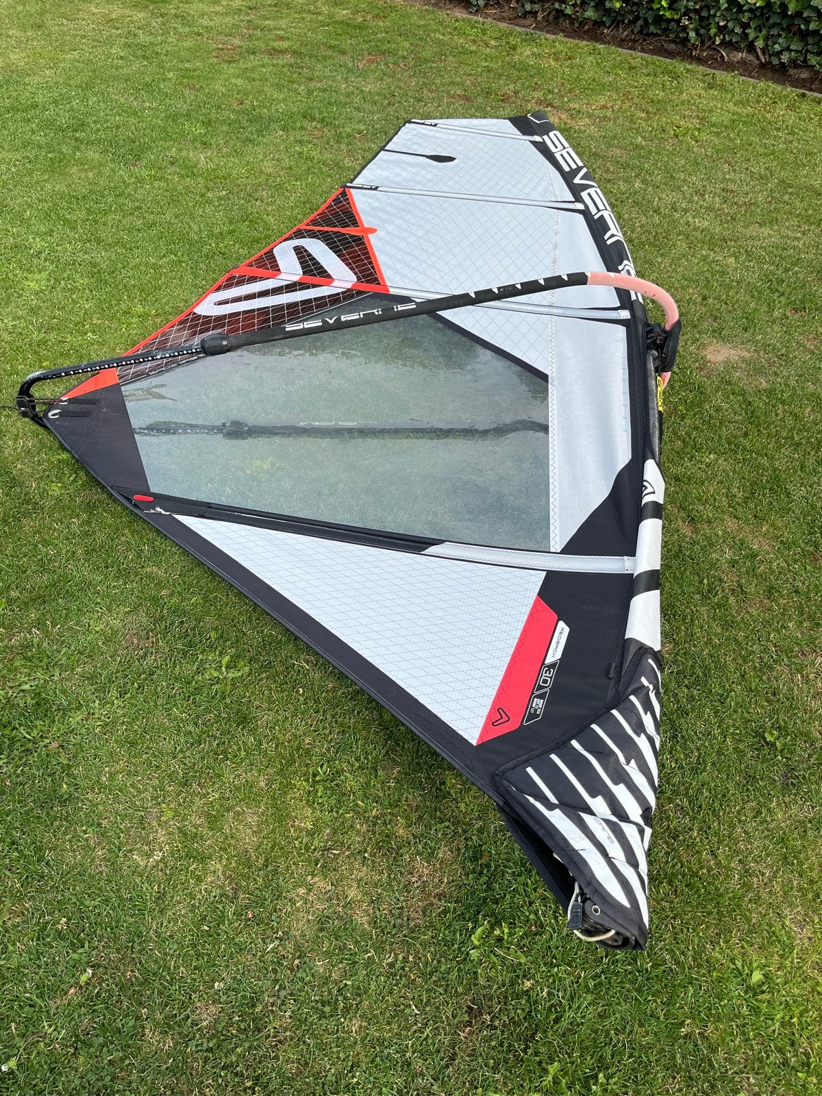 Severne Redback 3.0 Windsurfzeil - Zo goed als nieuw, Ophalen, Met draagtas, Minder dan 3.5 m², Zo goed als nieuw