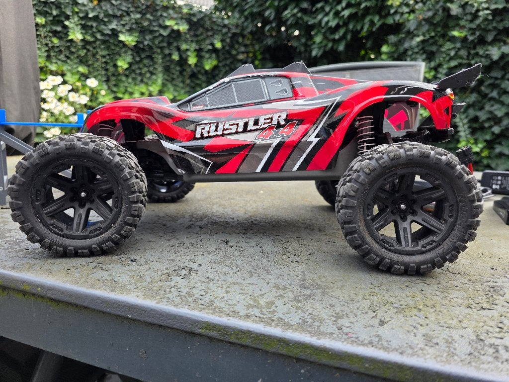 Traxxas Rustler 4x4 – met 5800 mAh LiPo en snellader, Gebruikt, Auto offroad, Schaal 1:10, RTR (Ready to Run)