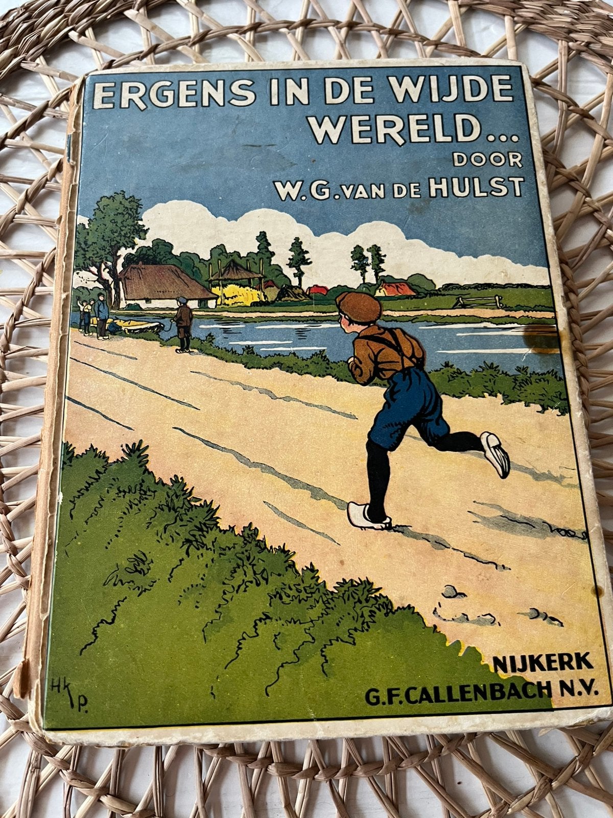 Ergens in de wijde wereld van W.G. van de Hulst, Ophalen of Verzenden