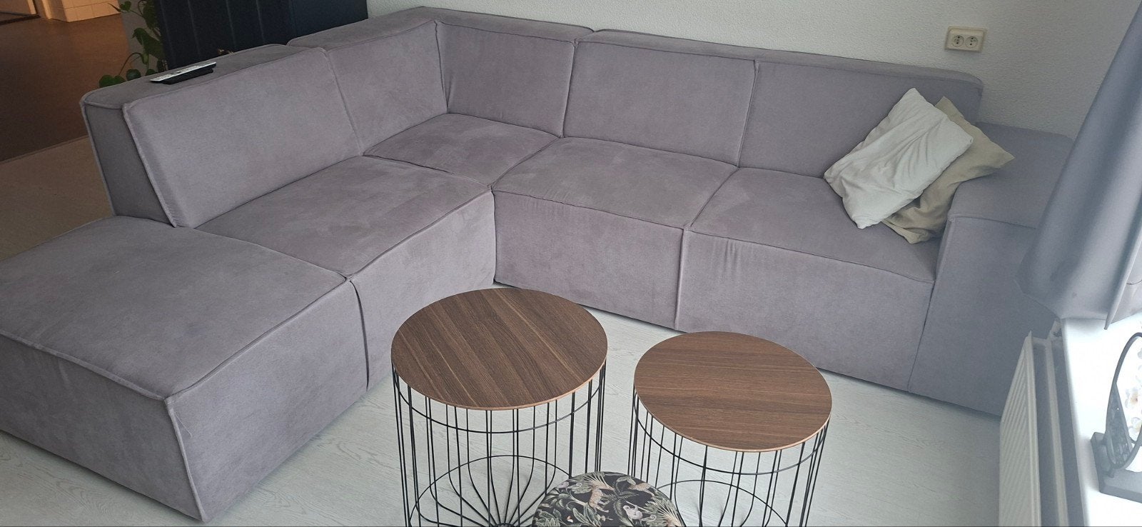 Hoekbank Monet Lichtgrijs - Zo goed als nieuw, Huis en Inrichting, Modern en comfortabel, Hoekbank, 300 cm of meer, Ophalen of Verzenden