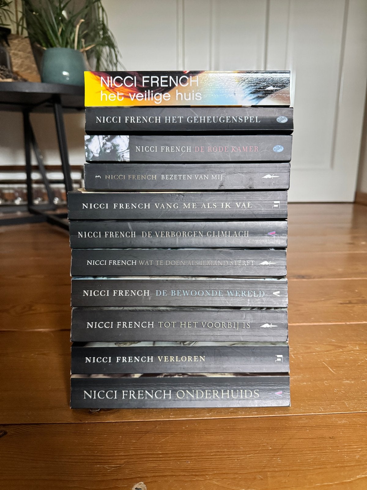 Nicci French Boekenpakket - 11 Spannende Thrillers, Ophalen of Verzenden, Gelezen, Europa overig