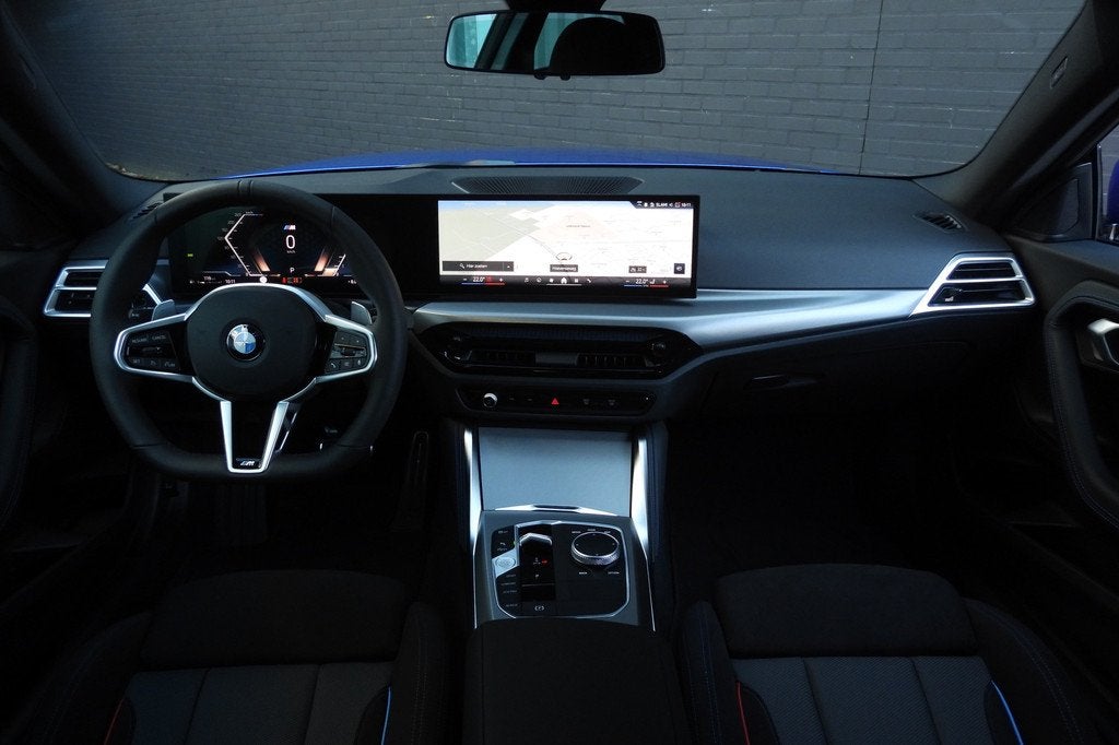 BMW 2 Serie Coupe 218i M Sport Automaat / Achteruitrijcamera, Auto's, BMW, Automaat, 1998 cc, Zwart, Nieuw