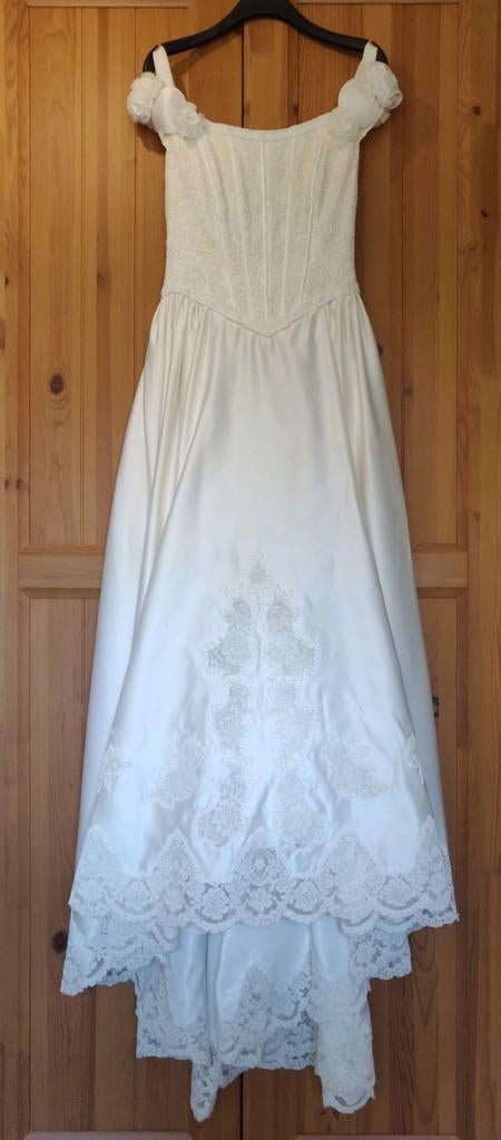 Trouwjurk / off the shoulder /met sleepje / maat 36/38, Trouwjurk, Wit, Ophalen of Verzenden, Onbekend