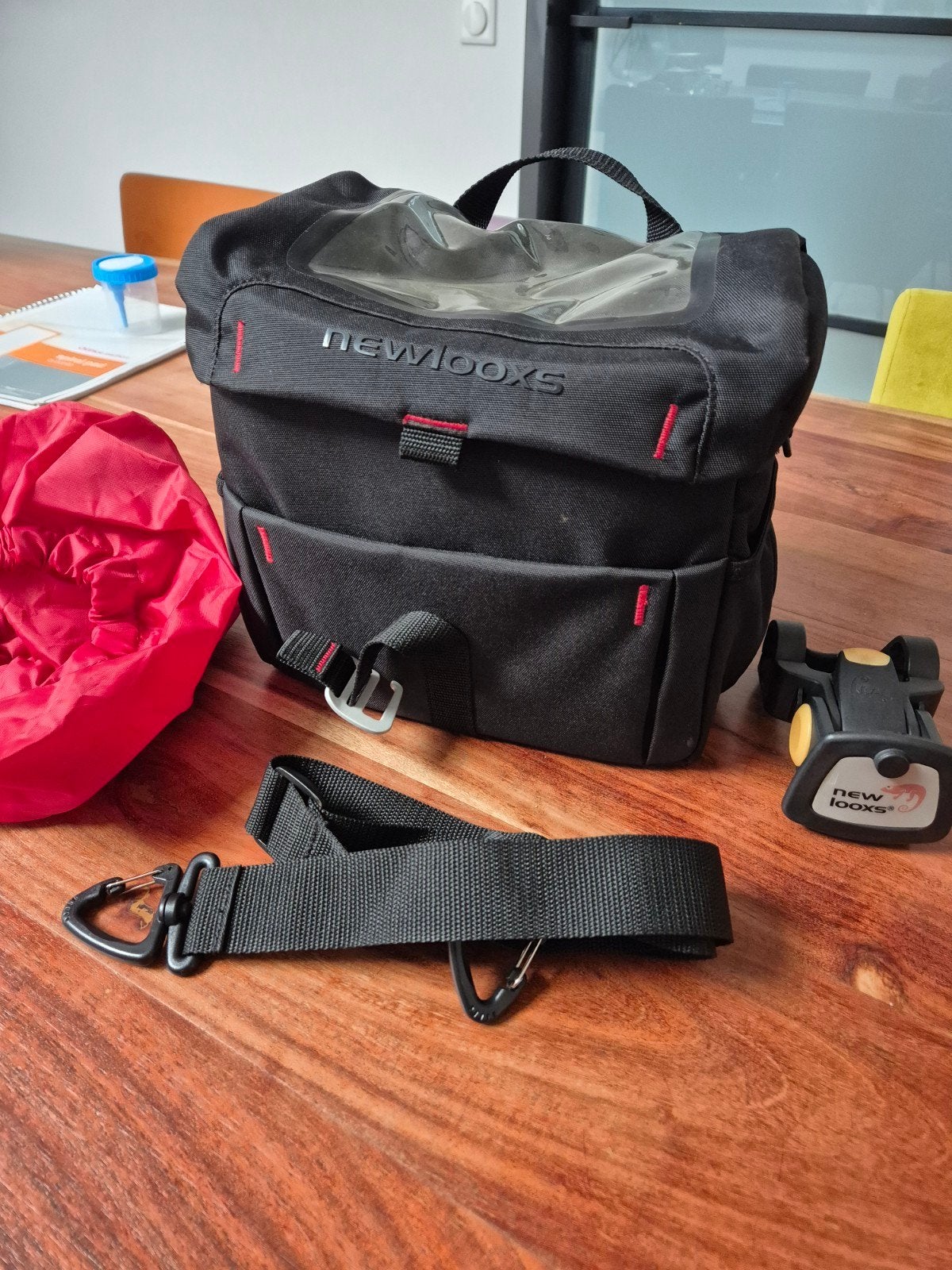 Newlooks Fietsstuurtasje met Bevestiging en Regenhoes, Ophalen