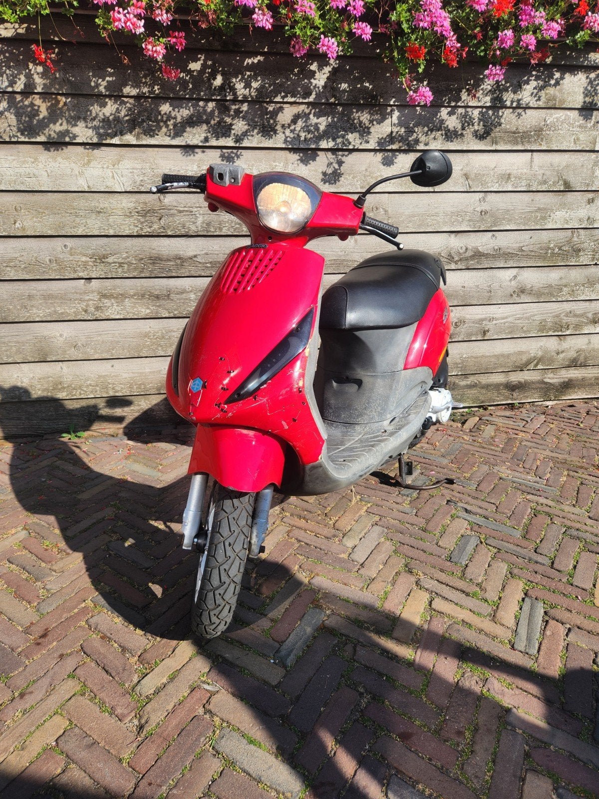 Piaggio zip 50cc 4takt (BROM), Fietsen en Brommers, Scooters | Piaggio, Gebruikt, Maximaal 45 km/u, Zip, Ophalen of Verzenden