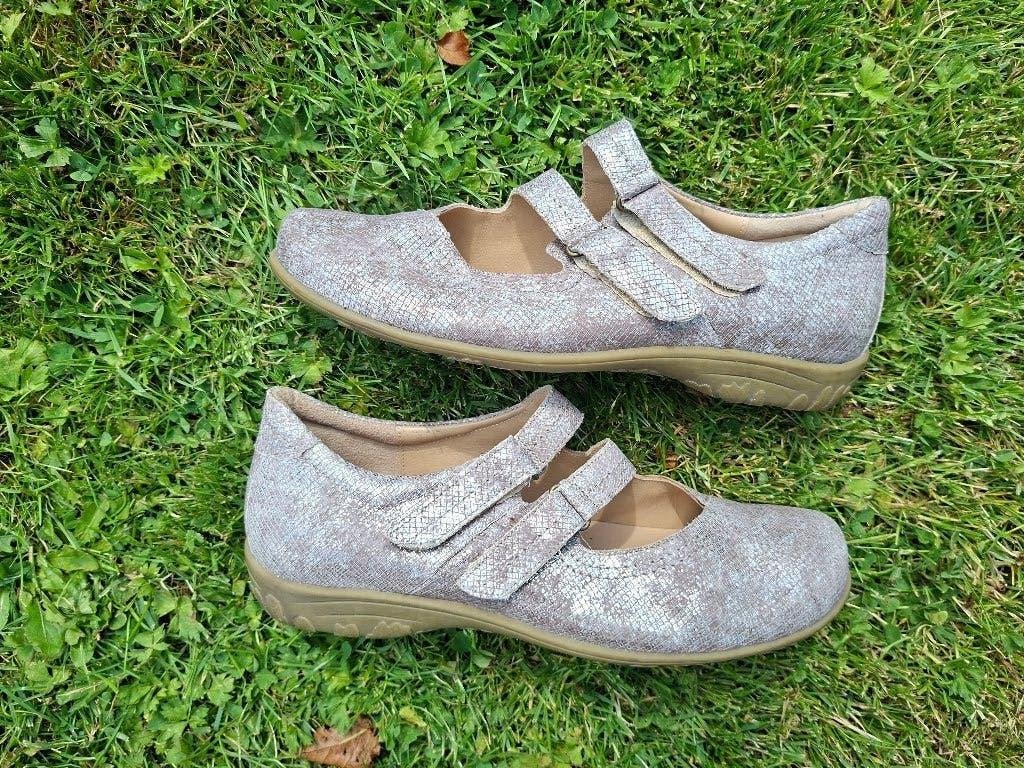 Mooie Durea schoenen maat G7 (= 40,5), Durea, Overige kleuren, Ophalen of Verzenden, Sneakers of Gympen