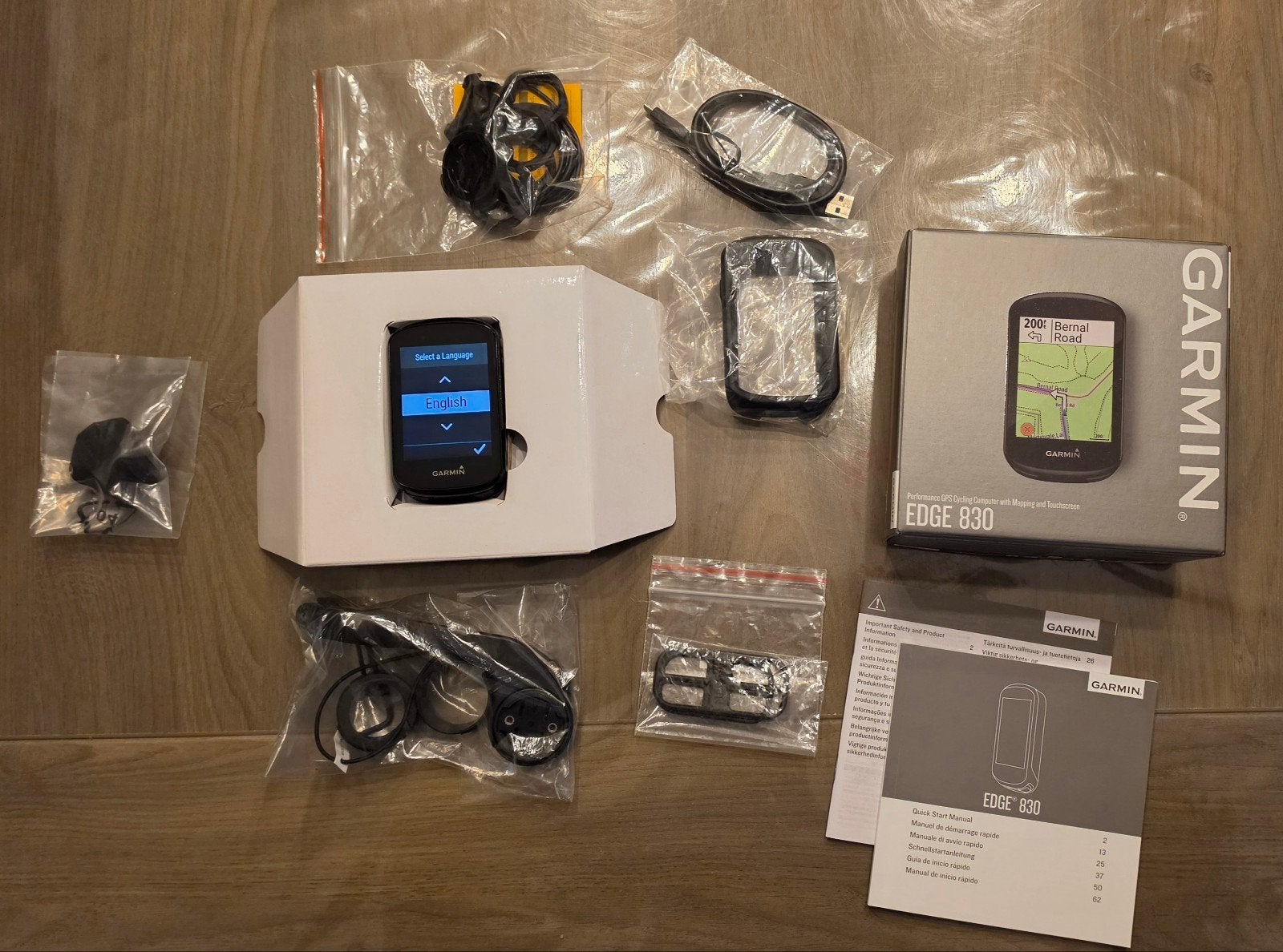 Garmin Edge 830 Fietscomputer met accessoires, Fietsen en Brommers, Fietsaccessoires | Fietscomputers, Zo goed als nieuw, Cadanssensor