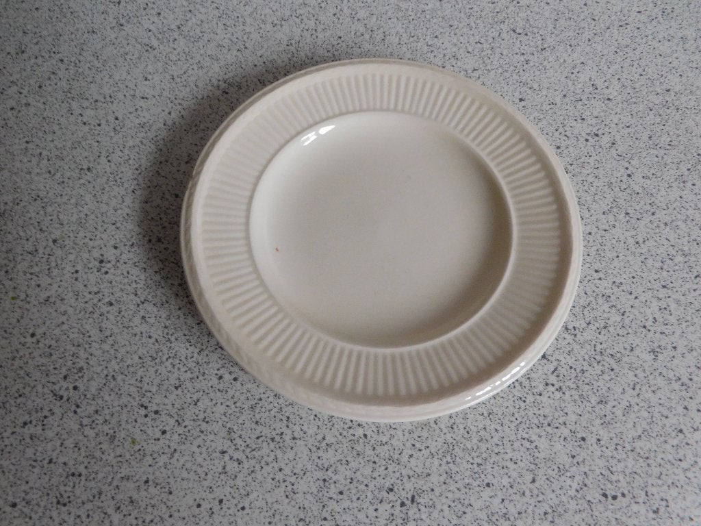 Wedgwood Edme Queensware - Bord 13 cm, Klassiek, Ophalen of Verzenden, Zo goed als nieuw, Bord(en)