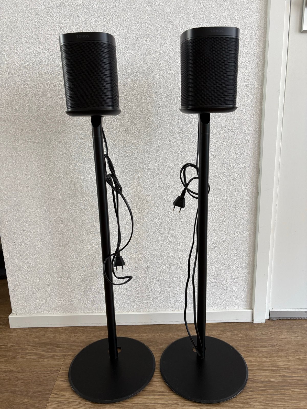 Twee Sonos One speakers met standaard - Uitstekende staat, Audio, Tv en Foto, Luidsprekers, Ophalen, Slimme speaker, Inclusief standaarden