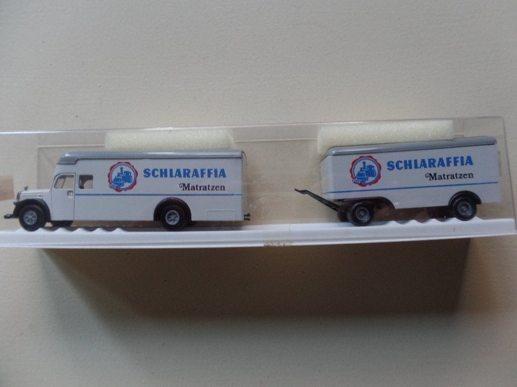 Mercedes vrachtwagen/aanhanger Schlaraffia Brekina, Hobby en Vrije tijd, Verzenden, Nieuw, Bus of Vrachtwagen, Brekina