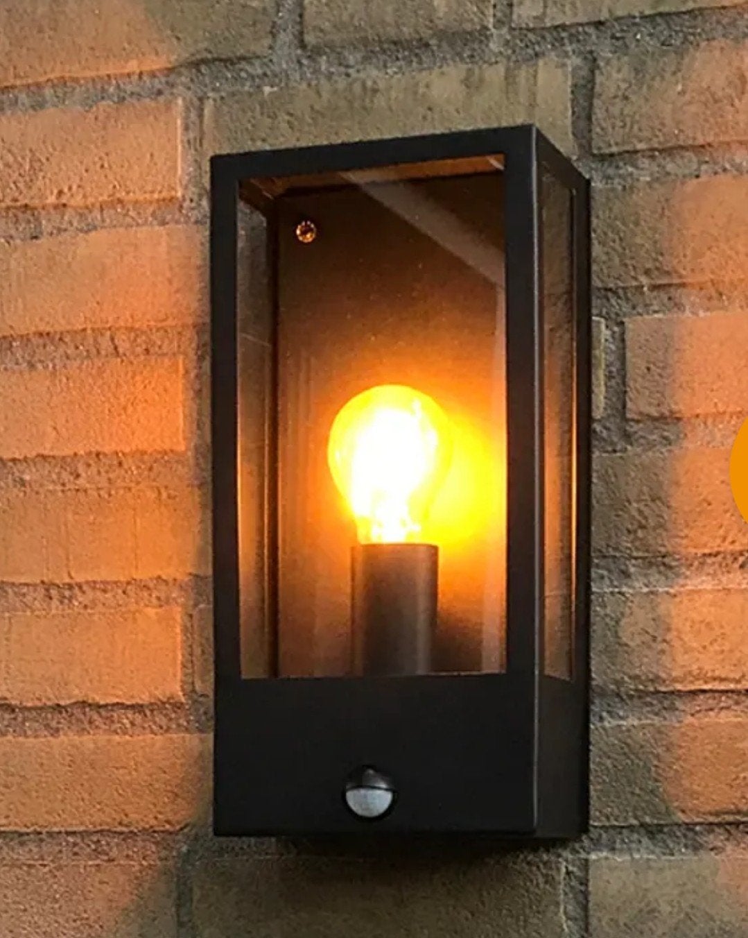 Buitenlamp  Qazqa Rotterdam in zwart met gouden accenten., Ophalen of Verzenden, Zo goed als nieuw