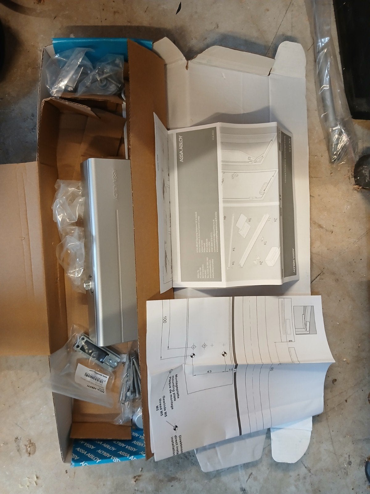 ASSA ABLOY DC135 Deurdranger - Nieuw in doos, Ophalen of Verzenden, Nieuw, Overige materialen, Overige typen