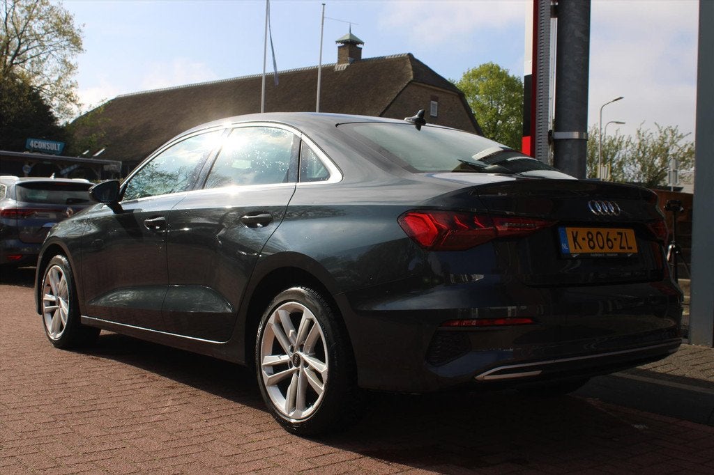 AUDI A3 Limousine 30 TFSI Hybride *Business* | Trekhaak | Ca, Auto's, Gebruikt, Leder en Stof, Origineel Nederlands, Bedrijf