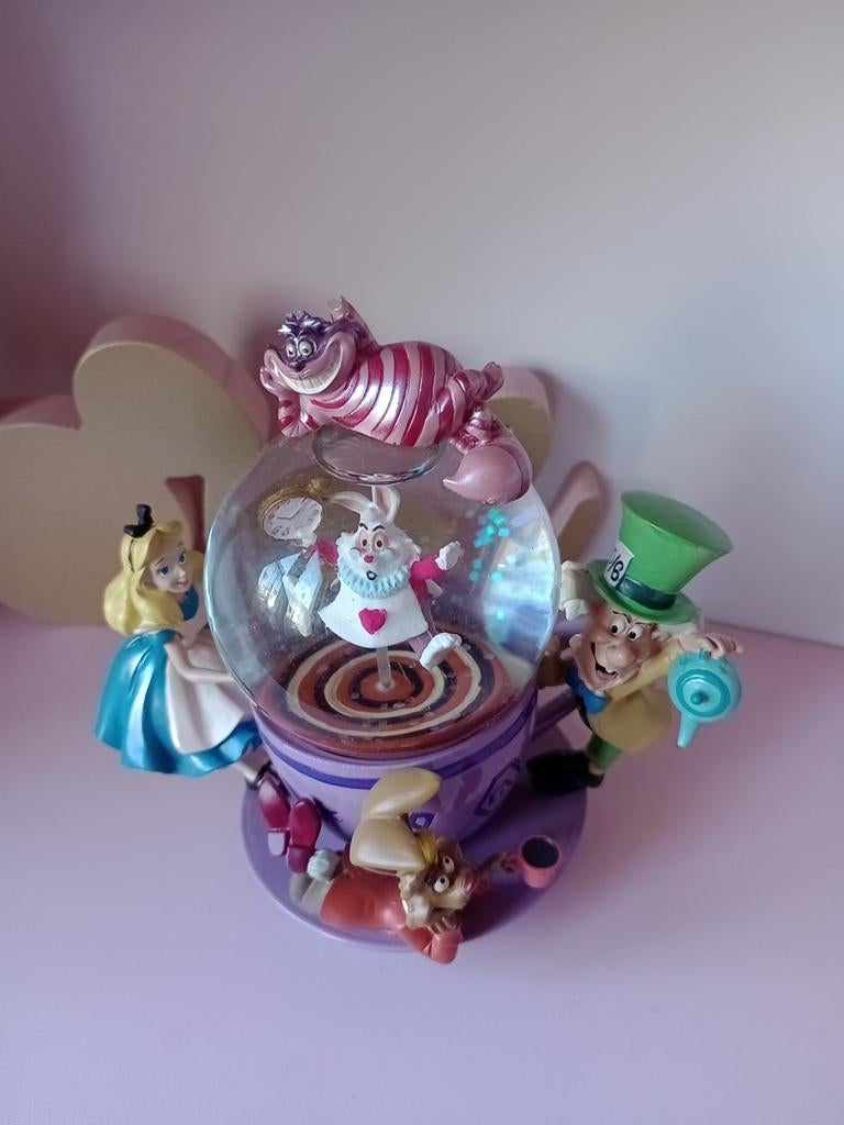Draaiende snowglobe Disney Alice in Wonderland, Verzamelen, Disney, Ophalen of Verzenden, Zo goed als nieuw