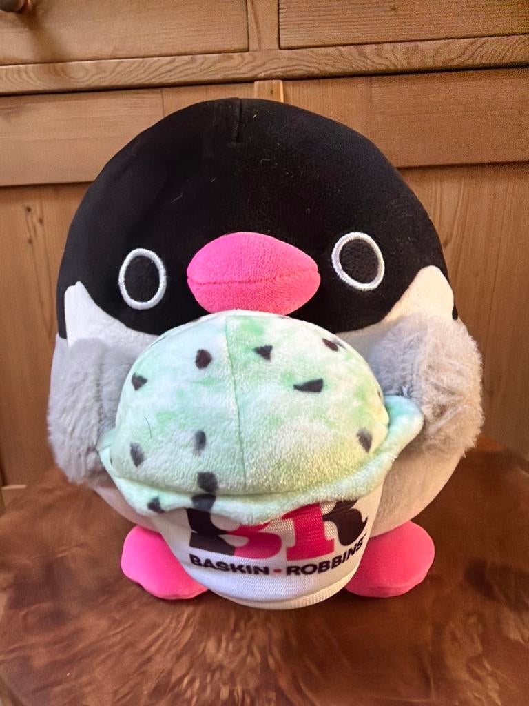 Snackles Pinguïn met Baskin-Robbins ijsje, Kinderen en Baby's, Speelgoed | Knuffels en Pluche, Pinguïn, Zwart, Ophalen of Verzenden
