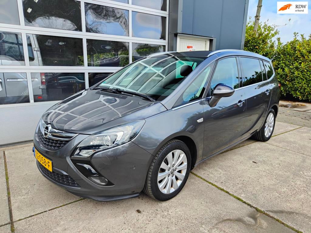 Opel Zafira Tourer 1.4 Edition 7p. Camera, Euro 5, 4 cilinders, 7 stoelen, 14 km/l