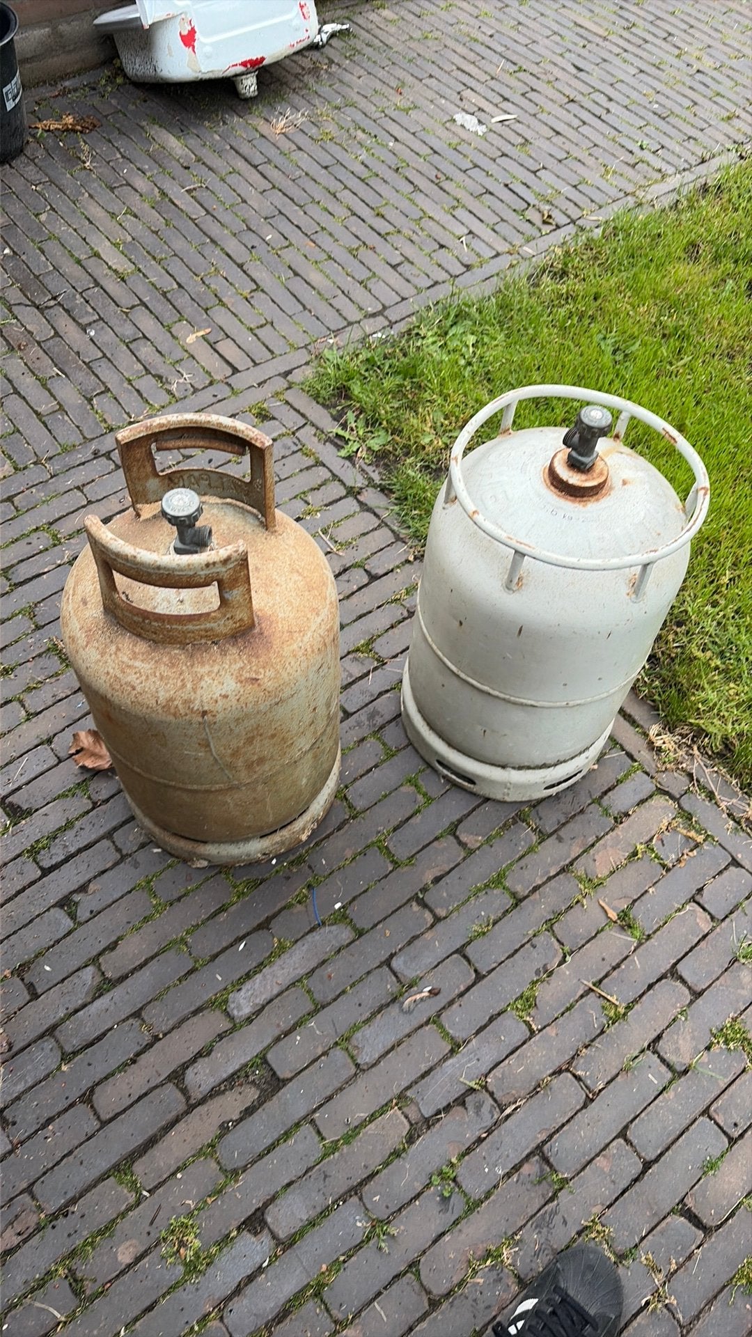 Gasfles leeg tuinhaard, Ophalen, Gebruikt
