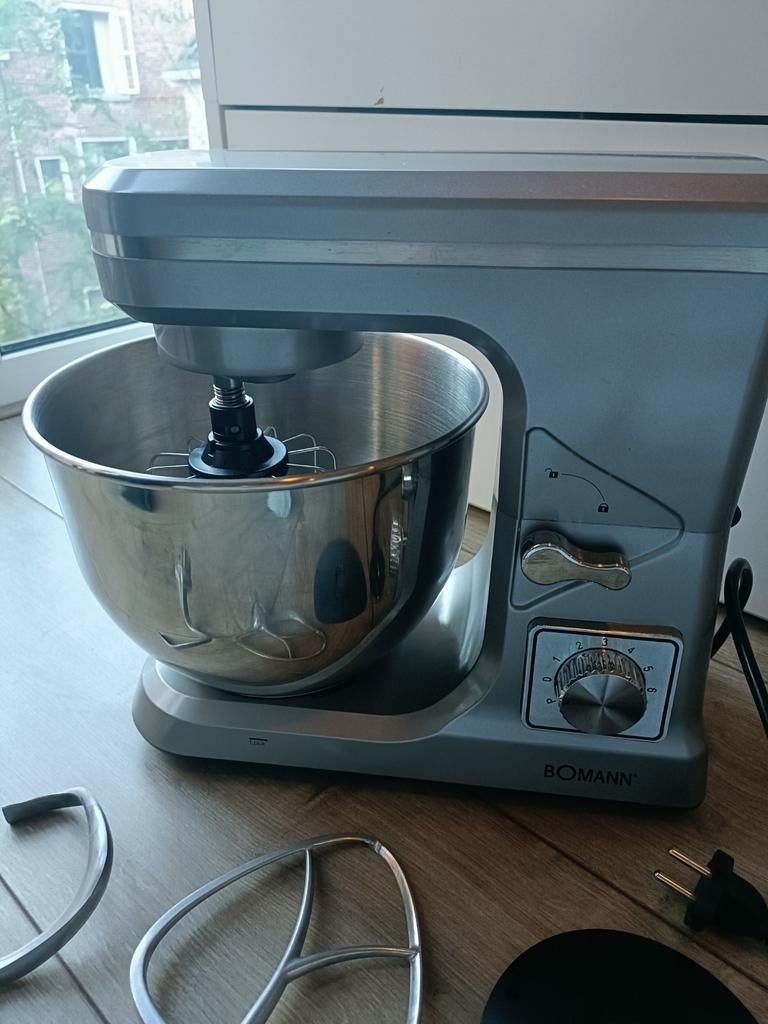 Bomann Mixer/Kneedmachine met 3 opzetstukken, Witgoed en Apparatuur, 3 tot 4 liter, Ophalen, Zo goed als nieuw, 3 snelheden of meer