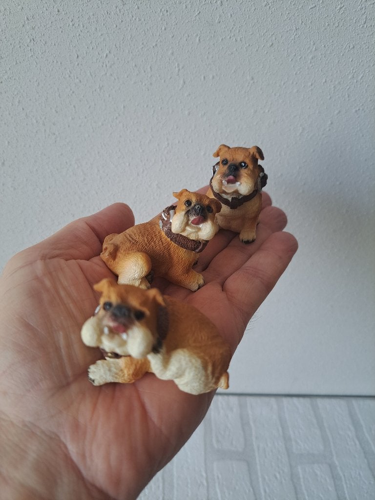 3 Bulldog Beeldjes van Kunsthars, Ophalen of Verzenden, Zo goed als nieuw, Hond of Kat, Beeldje of Figuurtje