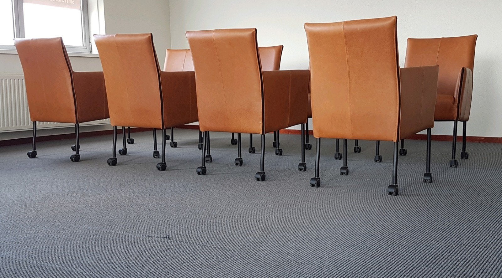 8 Comfortabele Design eetkamerstoelen Bruin Leer, wielen, Huis en Inrichting, Stoelen, Bruin, Geraldine charly chaplin montis gelderland goossens stijl