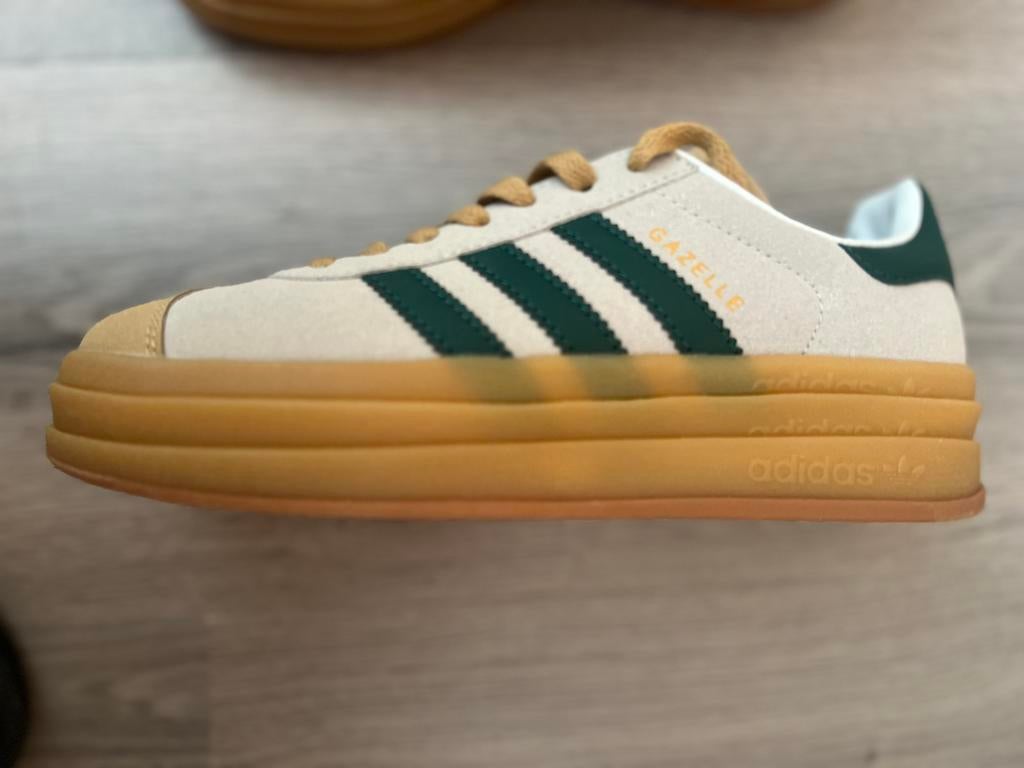 Adidas gazelle Bold nieuw met kaartje, Ophalen of Verzenden, Nieuw, Sneakers of Gympen