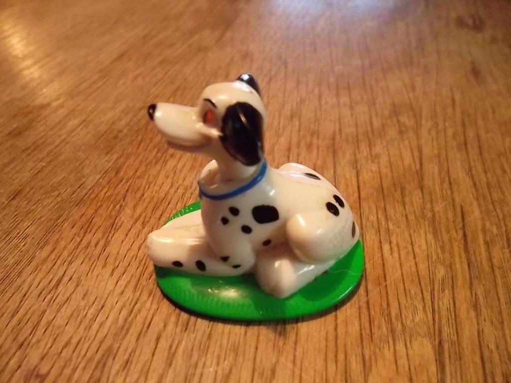 Disney 101 Dalmatiërs Pongo poppetje op wielen 3,5cm, Ophalen of Verzenden, Overige figuren, Zo goed als nieuw, Beeldje of Figuurtje