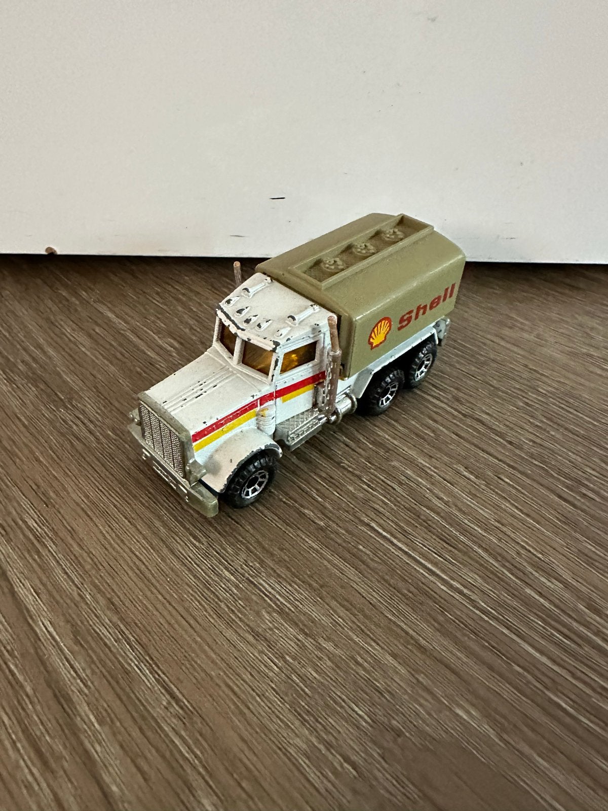 Matchbox Peterbilt Tankwagen Shell (1981), Hobby en Vrije tijd, Ophalen of Verzenden, Gebruikt, Bus of Vrachtwagen
