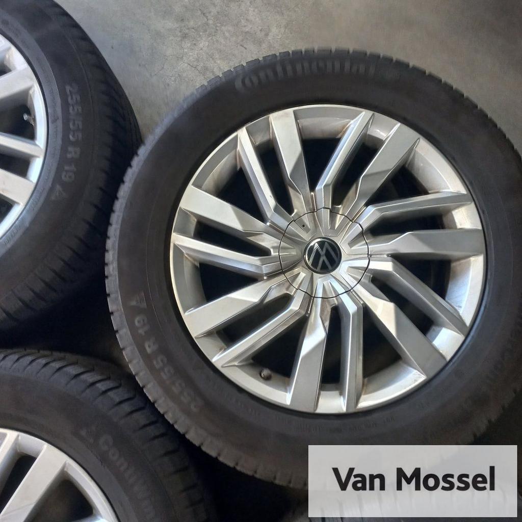 Volkswagen Touareg Continental Cont Winter Contact 255/55/R1, 19 inch, Gebruikt, 255 mm, -