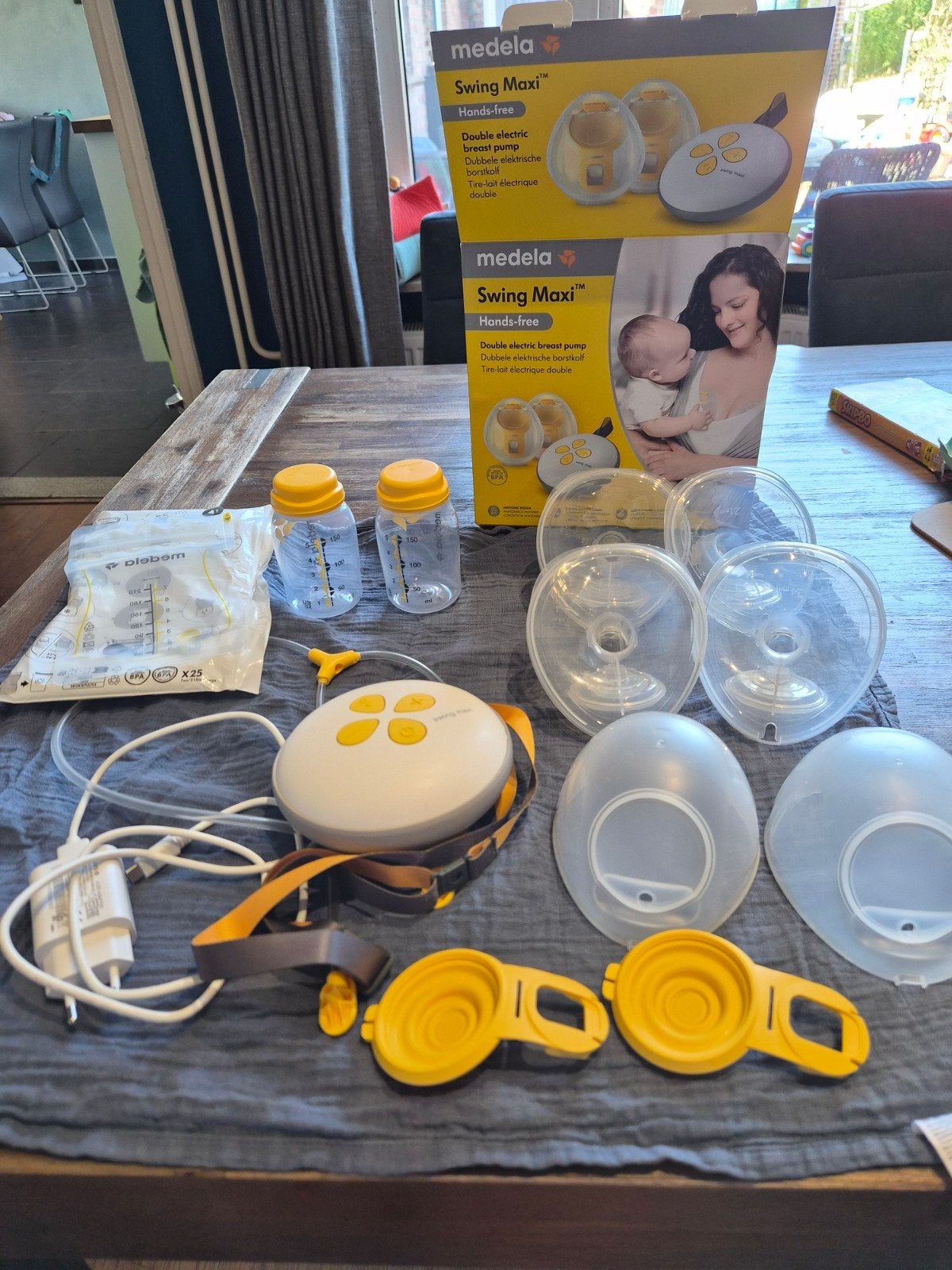 Medela Swing Maxi Hands-free kolfapparaat + 20 opbergzakjes, Ophalen of Verzenden, Gebruikt