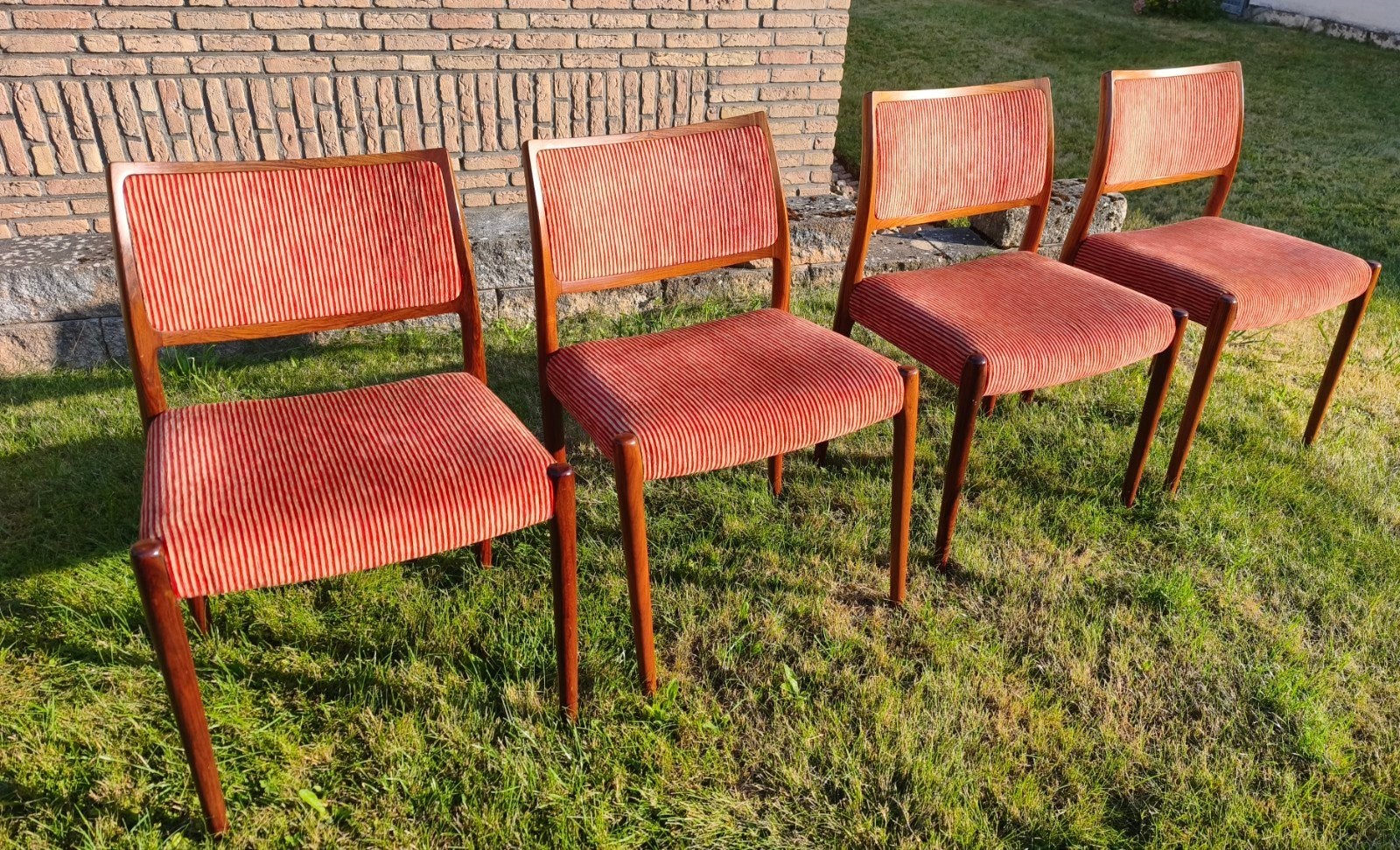 4 vintage jaren 60 Deense Möller model 80 stoelen Denmark, Ophalen