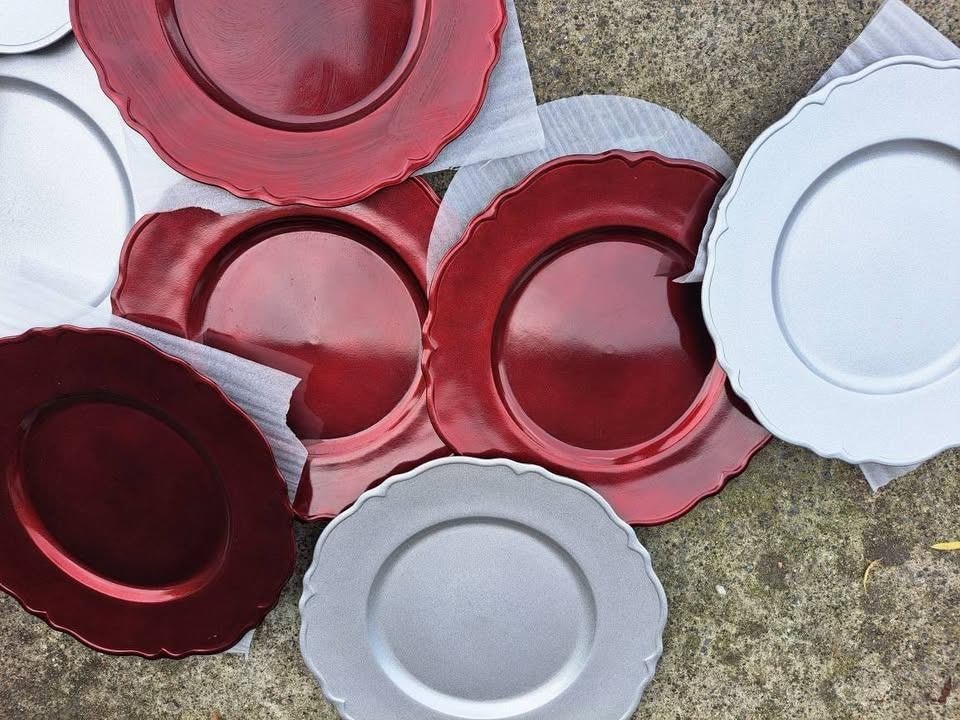 Onderborden rood en/of zilver, 33 cm, Kunststof, Nieuw, Ophalen of Verzenden, Bord(en)