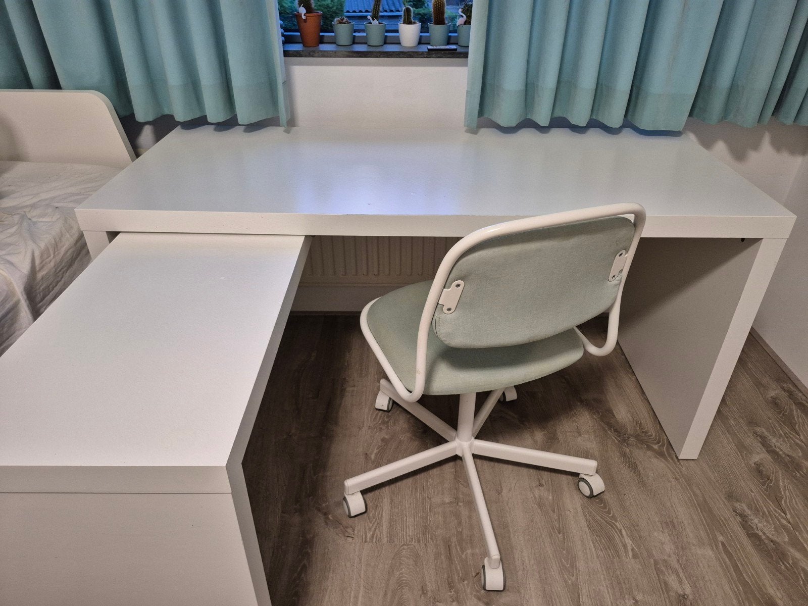 Ikea bureau en stoel, Huis en Inrichting, Bureaus, Ophalen, Gebruikt, Hoekbureau, IKEA